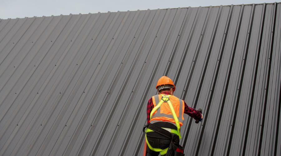 Professional residential roofers in Ahmeek, MI